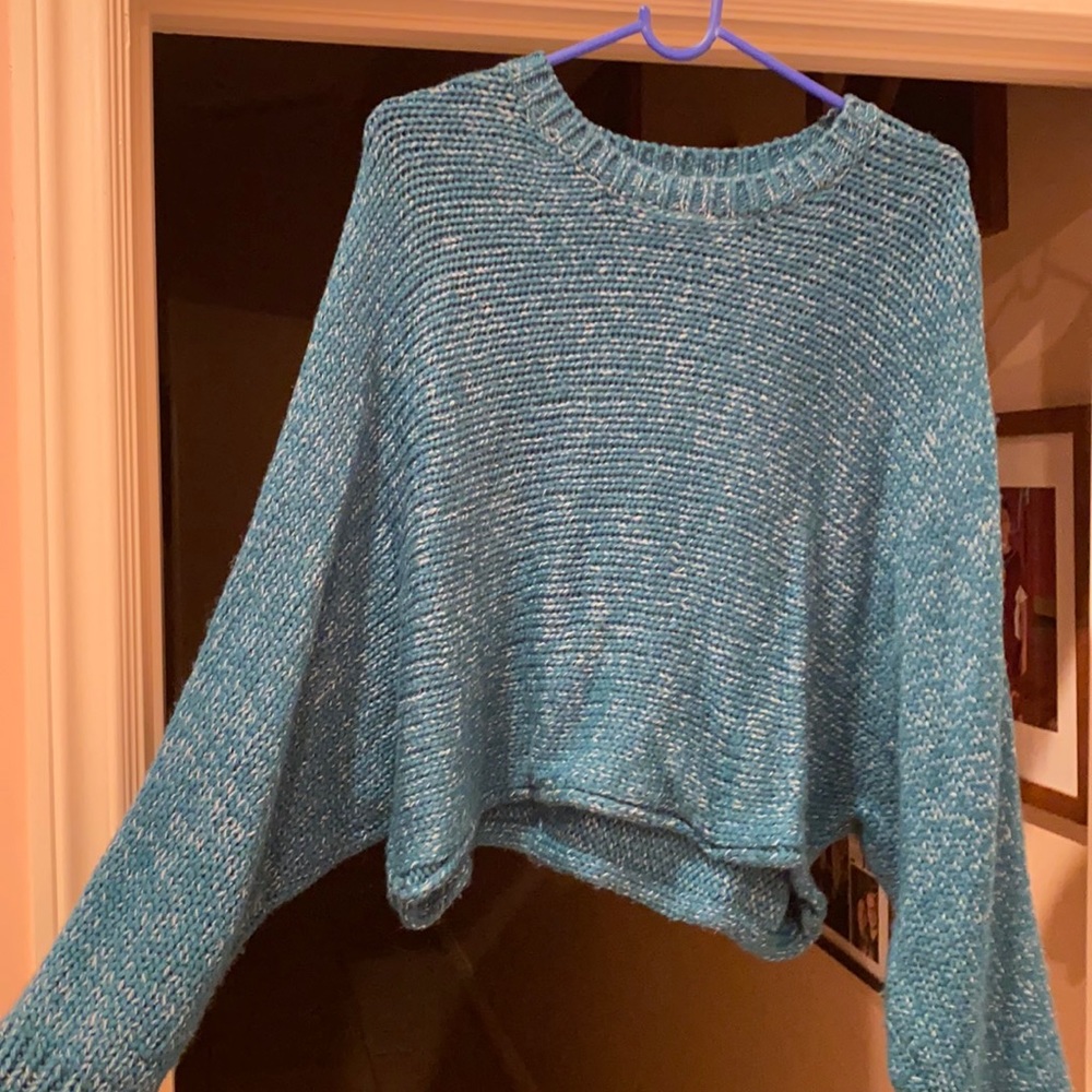 Green cropped sweater, size S
